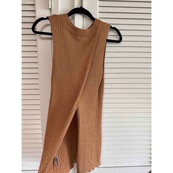 Brave Soul Gold Tank - Picture 3 of 5